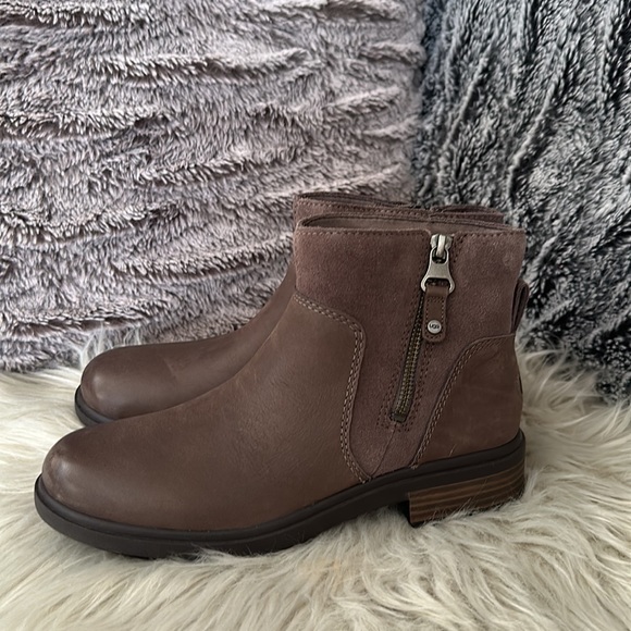 NEW UGG HARRISON ZIP - Picture 7 of 12